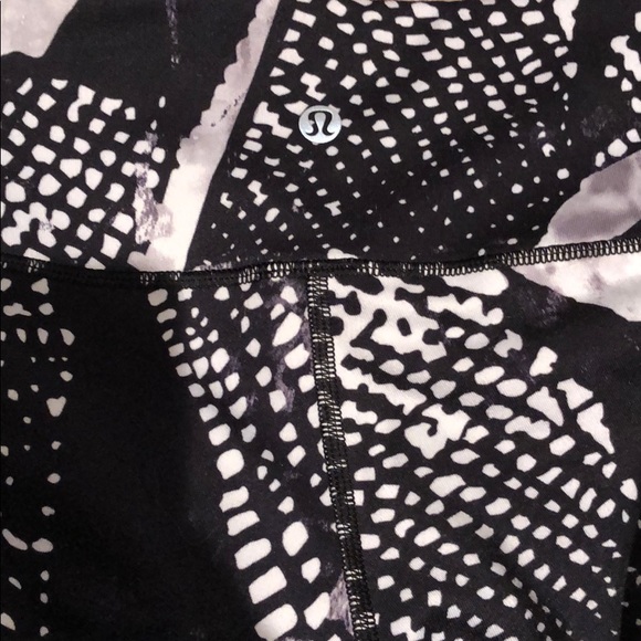 lululemon cropped leggings - Picture 4 of 5